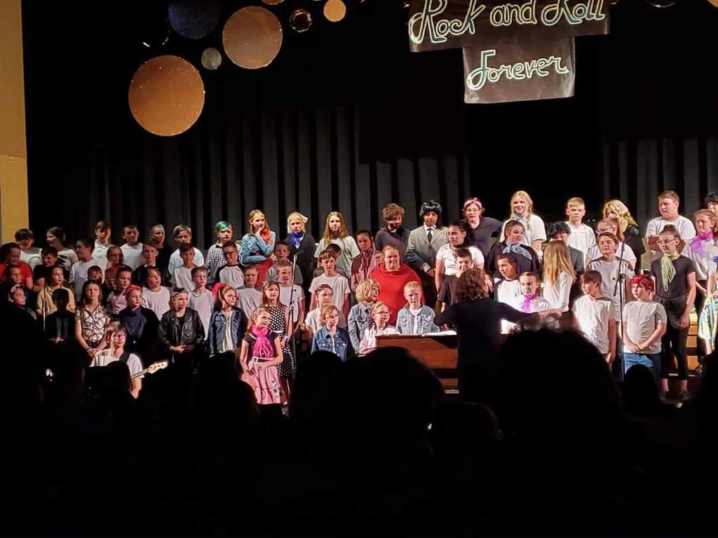 5th & 6th Grade Chorus Concert Picture 4